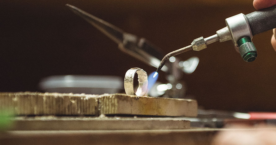 Jewellery repair services in the Hampshire
