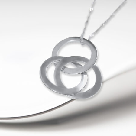 Three ring silver necklace