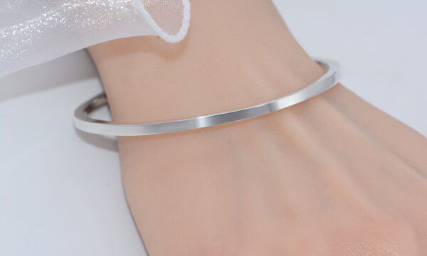 Women Sterling Silver Oval bangle